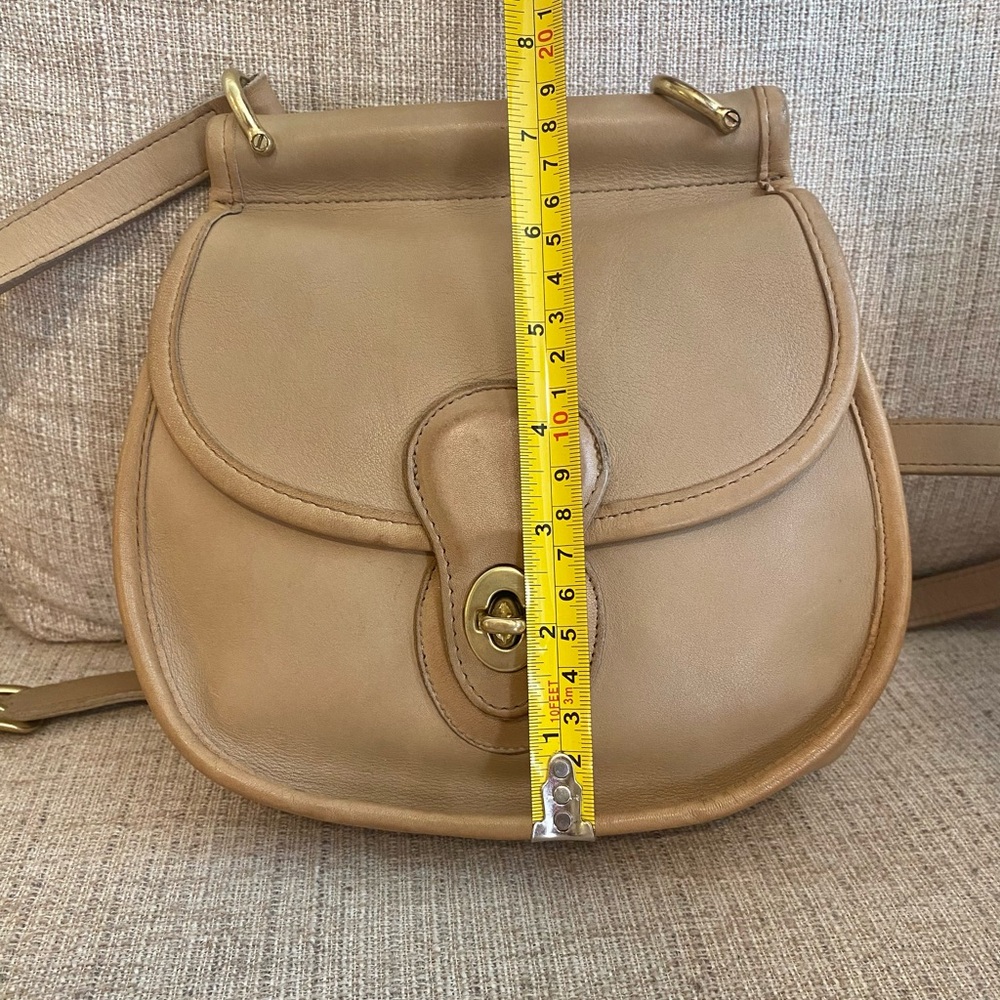 Vintage Coach Post Pouch style 9906 stone crossbody tan camel leather round 90s - Picture 9 of 13